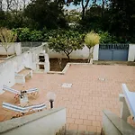 Lupino House 公寓
