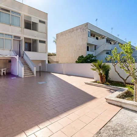 Lupino House *